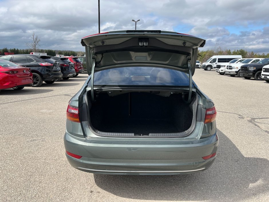 2019 Volkswagen Jetta Highline Manual-13