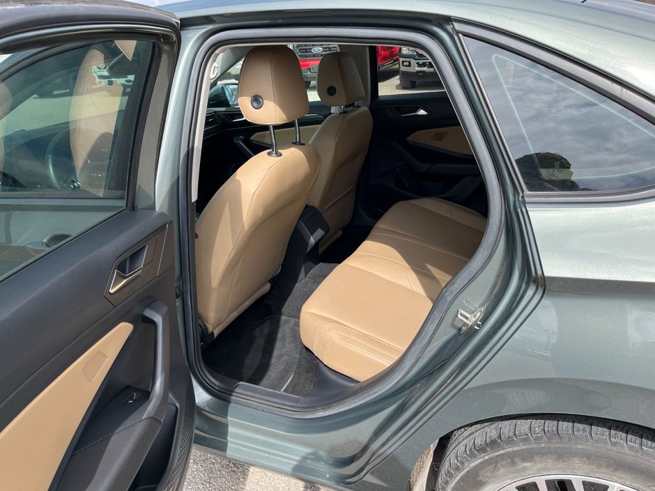 2019 Volkswagen Jetta Highline Manual-12