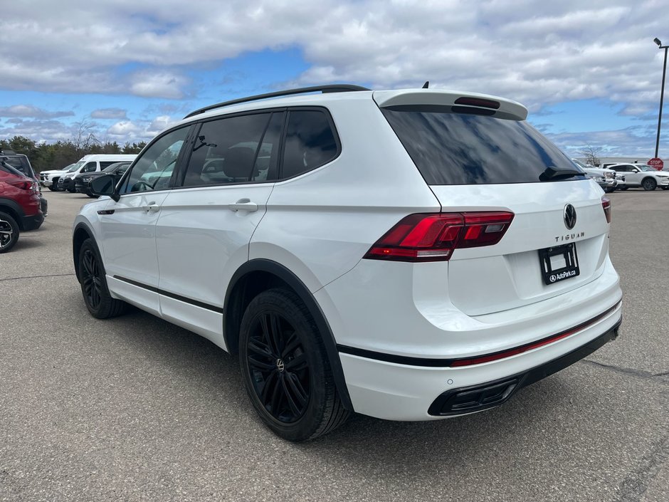 2022 Volkswagen Tiguan Comfortline R-Line Black Edition-6