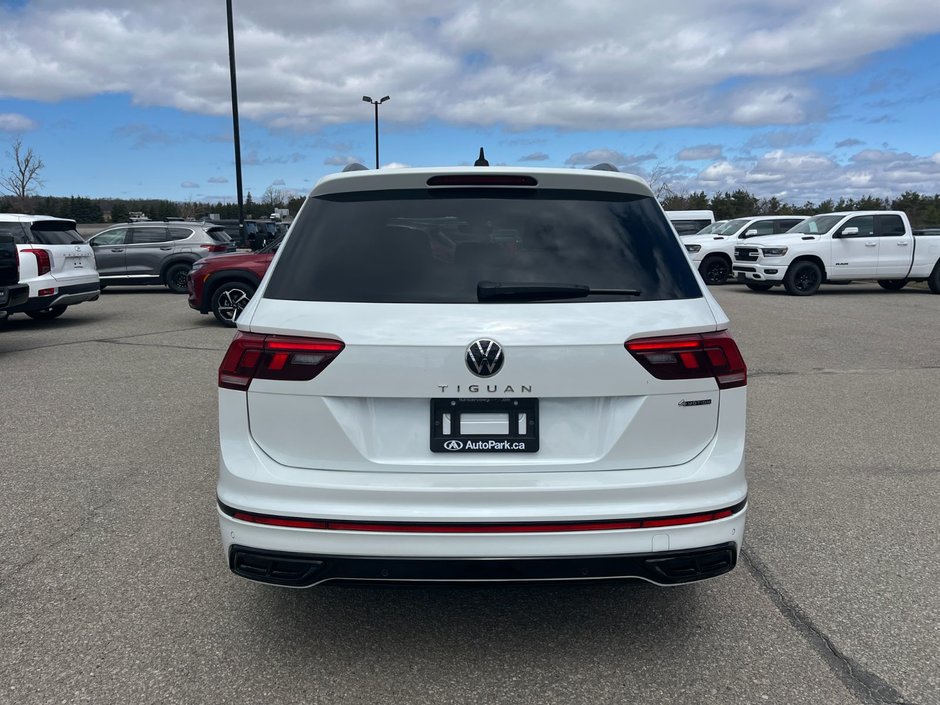 2022 Volkswagen Tiguan Comfortline R-Line Black Edition-5