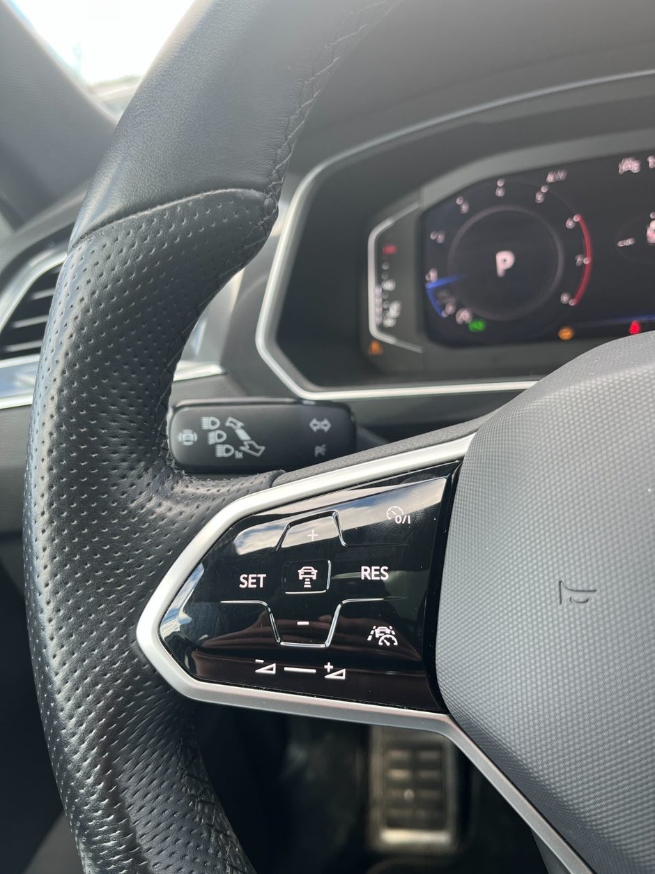 2022 Volkswagen Tiguan Comfortline R-Line Black Edition-23