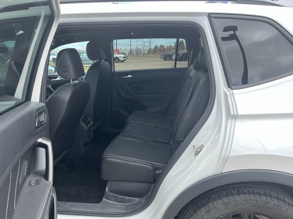 2022 Volkswagen Tiguan Comfortline R-Line Black Edition-12
