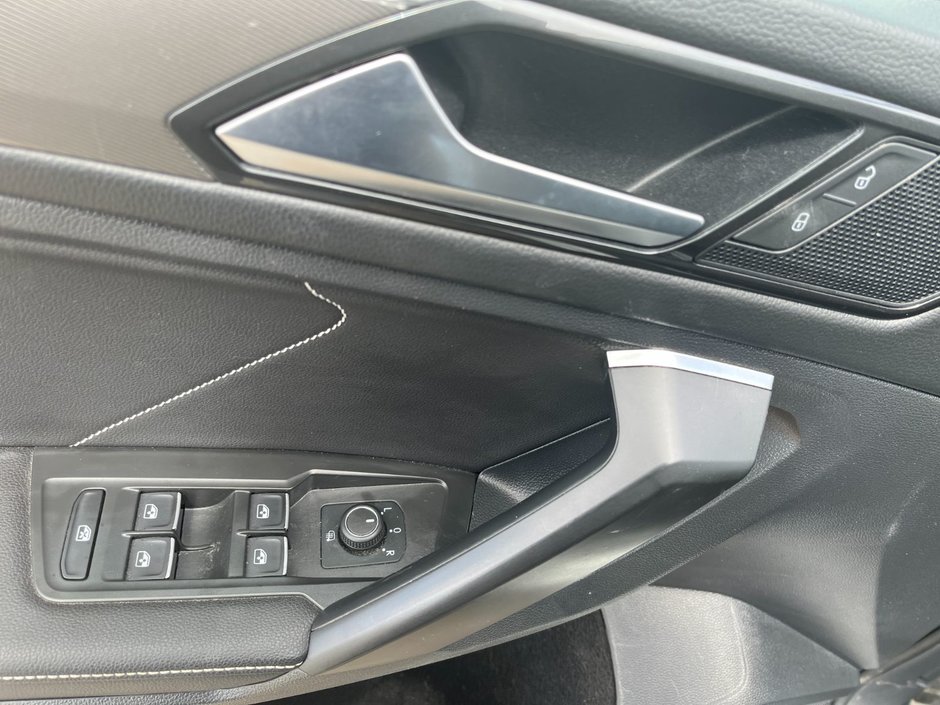 2022 Volkswagen Tiguan Comfortline R-Line Black Edition-9