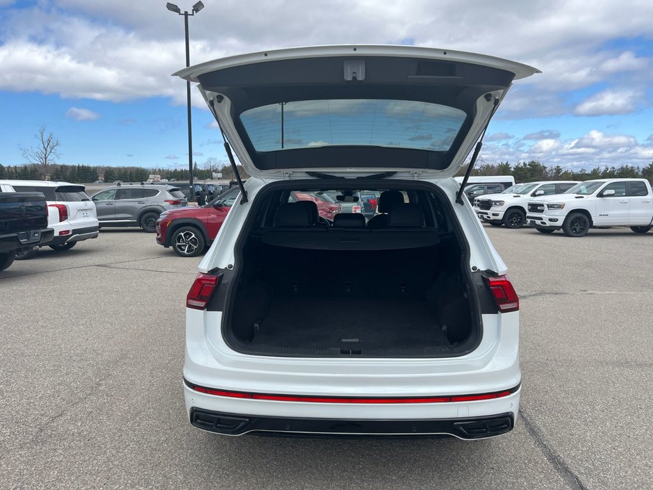 2022 Volkswagen Tiguan Comfortline R-Line Black Edition-13