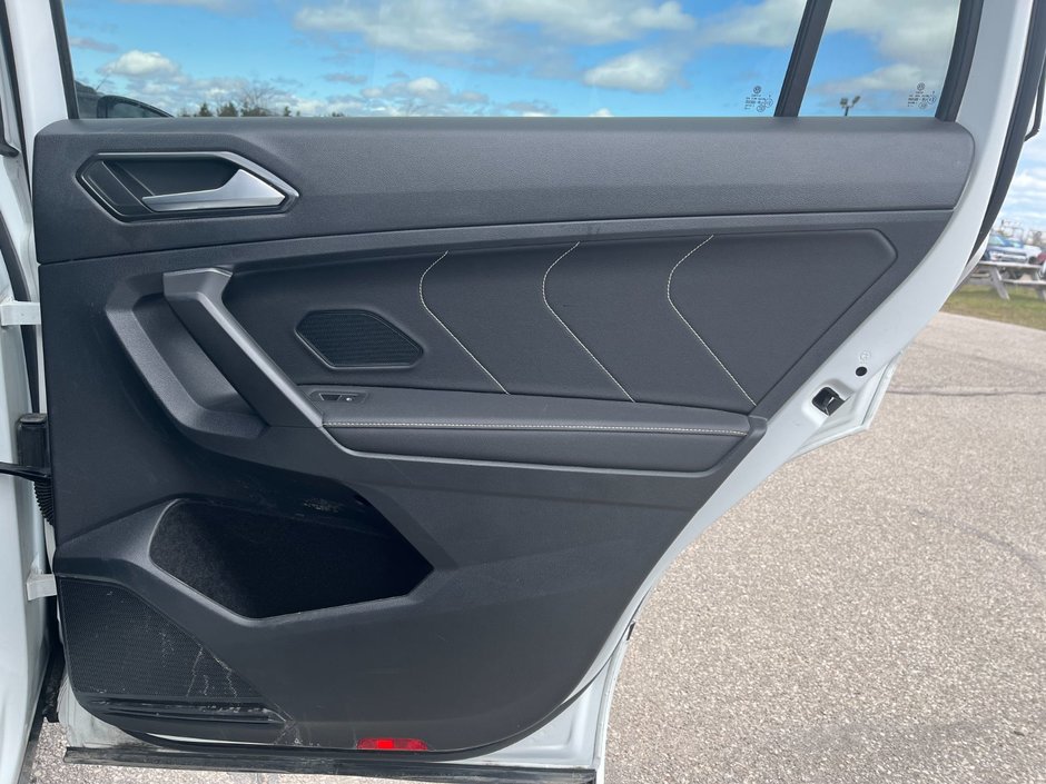 2022 Volkswagen Tiguan Comfortline R-Line Black Edition-15