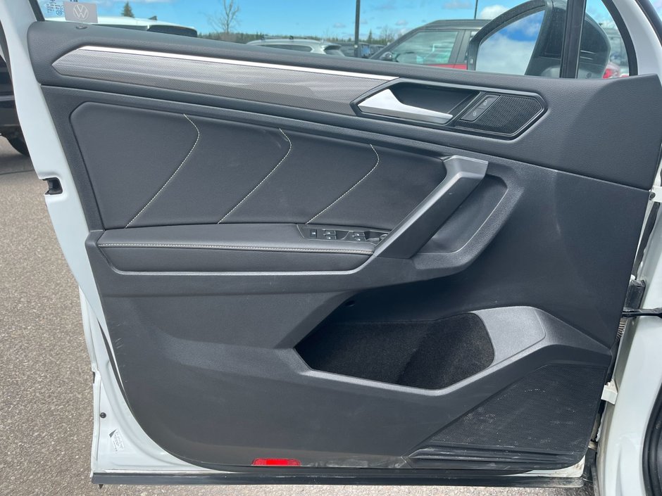 2022 Volkswagen Tiguan Comfortline R-Line Black Edition-8