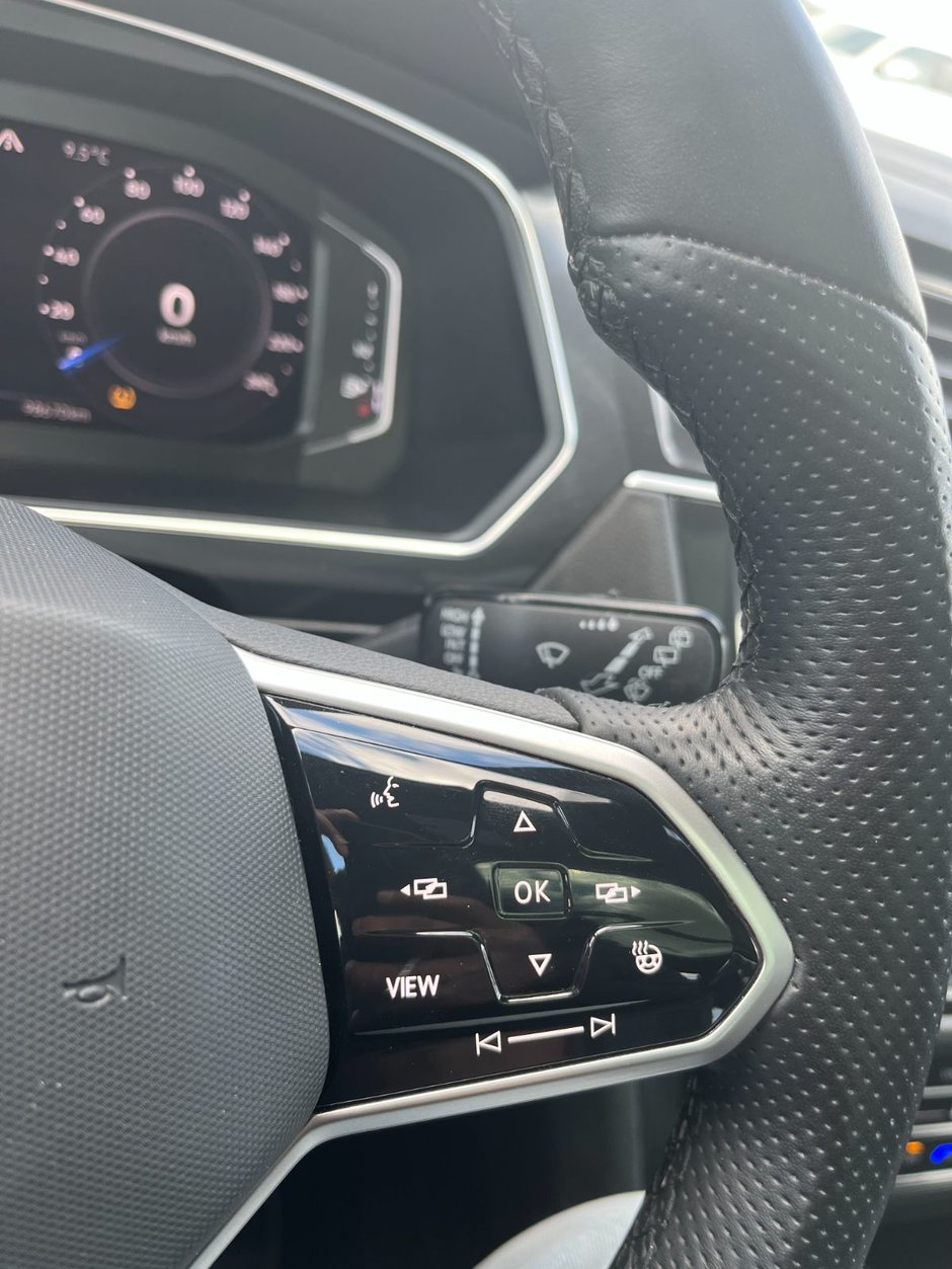 2022 Volkswagen Tiguan Comfortline R-Line Black Edition-25