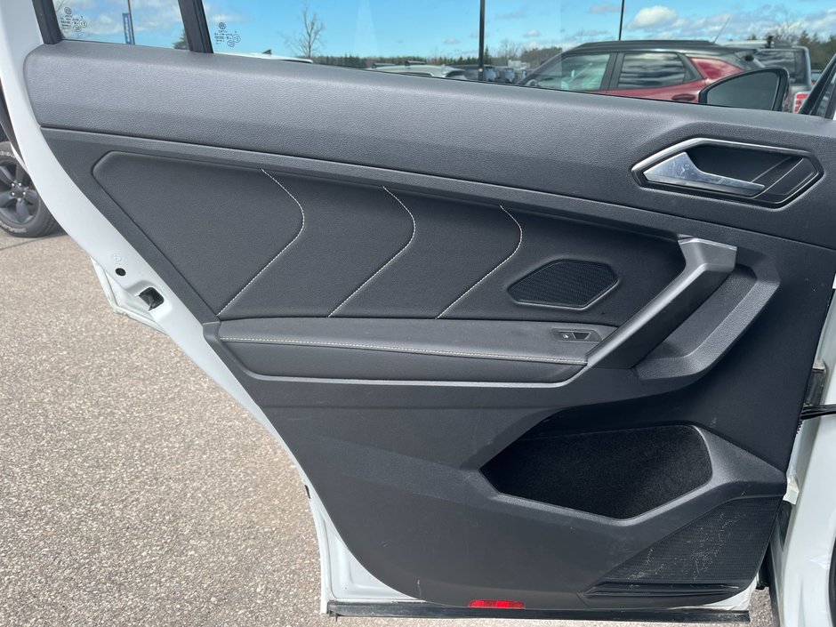 2022 Volkswagen Tiguan Comfortline R-Line Black Edition-11