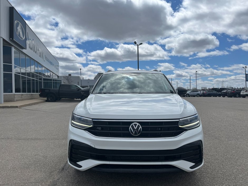 2022 Volkswagen Tiguan Comfortline R-Line Black Edition-1