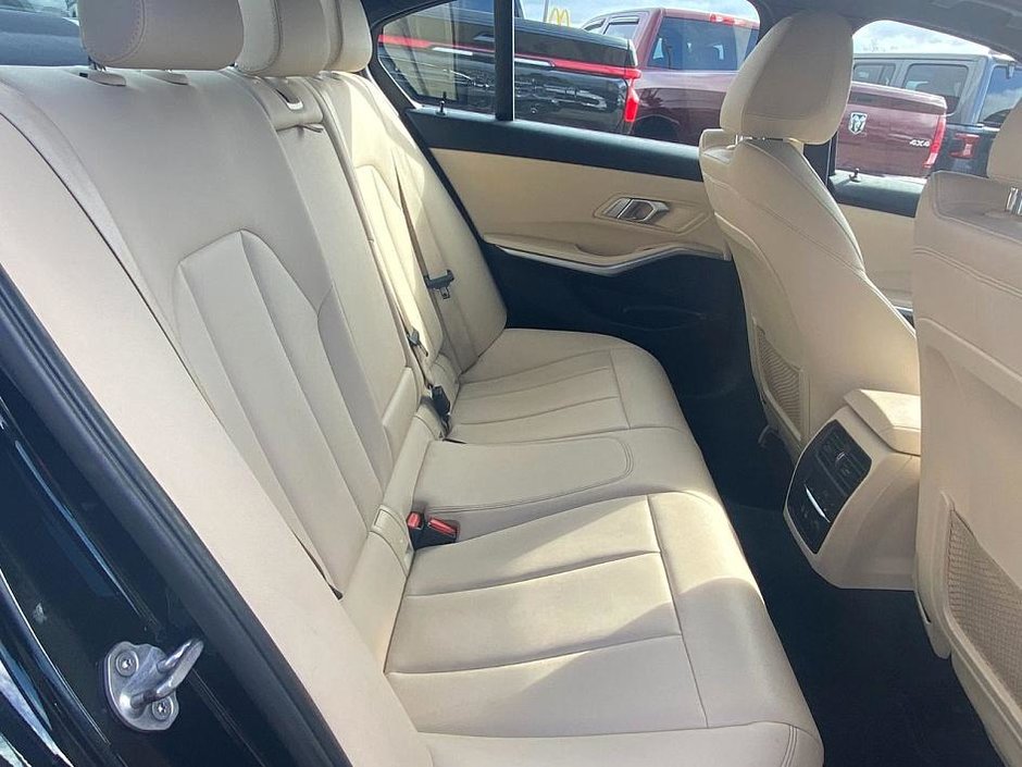 2019 BMW 3 Series 330i xDrive-15