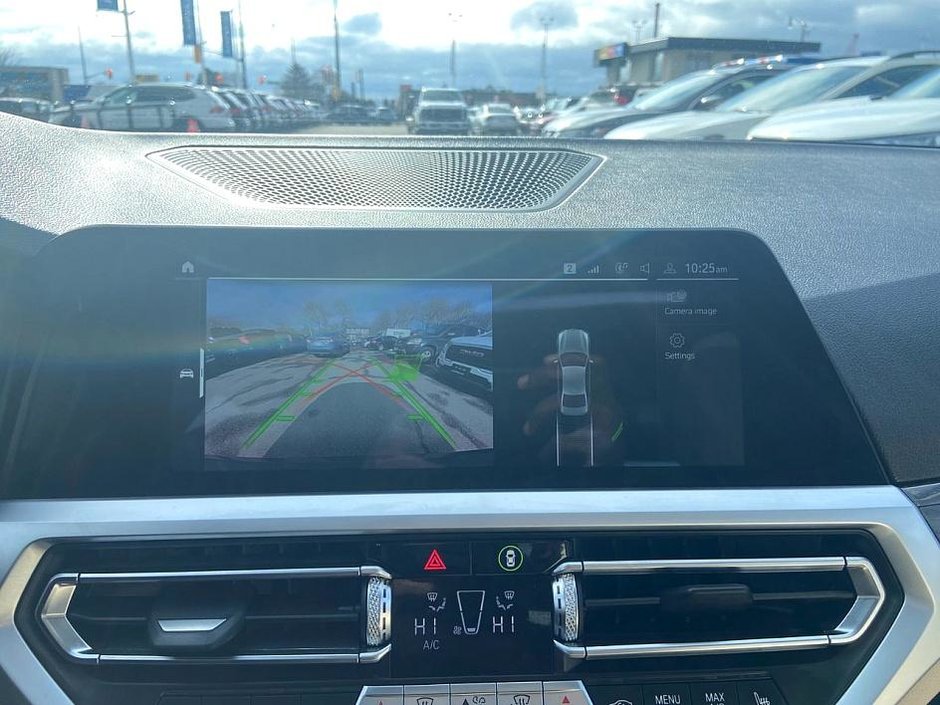 2019 BMW 3 Series 330i xDrive-23