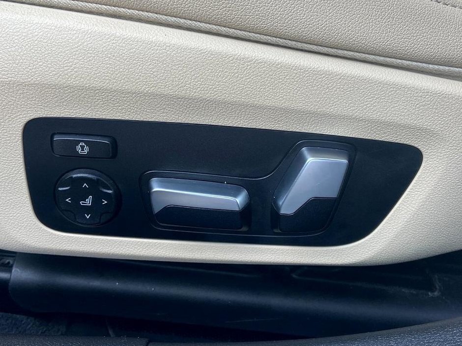 2019 BMW 3 Series 330i xDrive-12