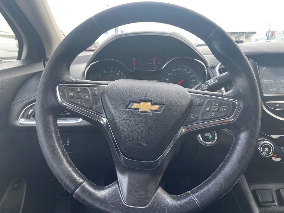 2018 Chevrolet Cruze Premier-21