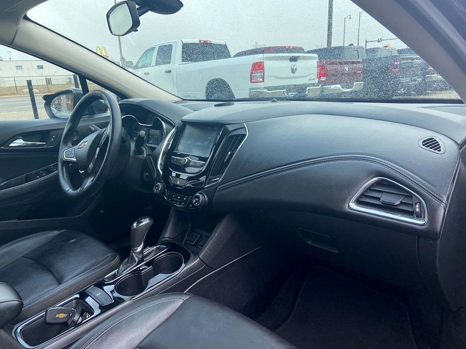 2018 Chevrolet Cruze Premier-16
