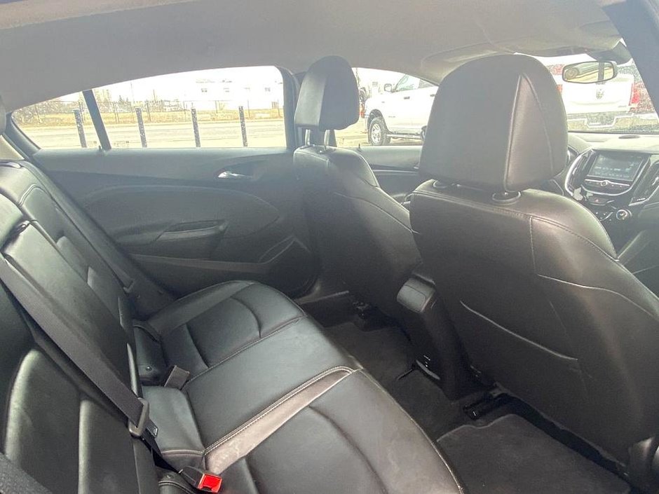 2018 Chevrolet Cruze Premier-15