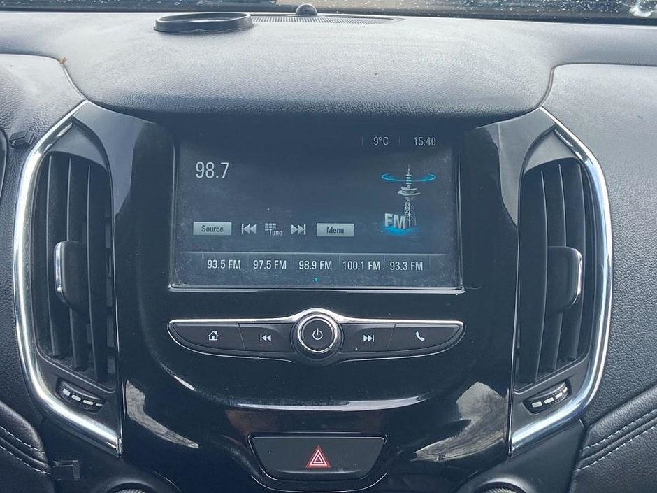 2018 Chevrolet Cruze Premier-22