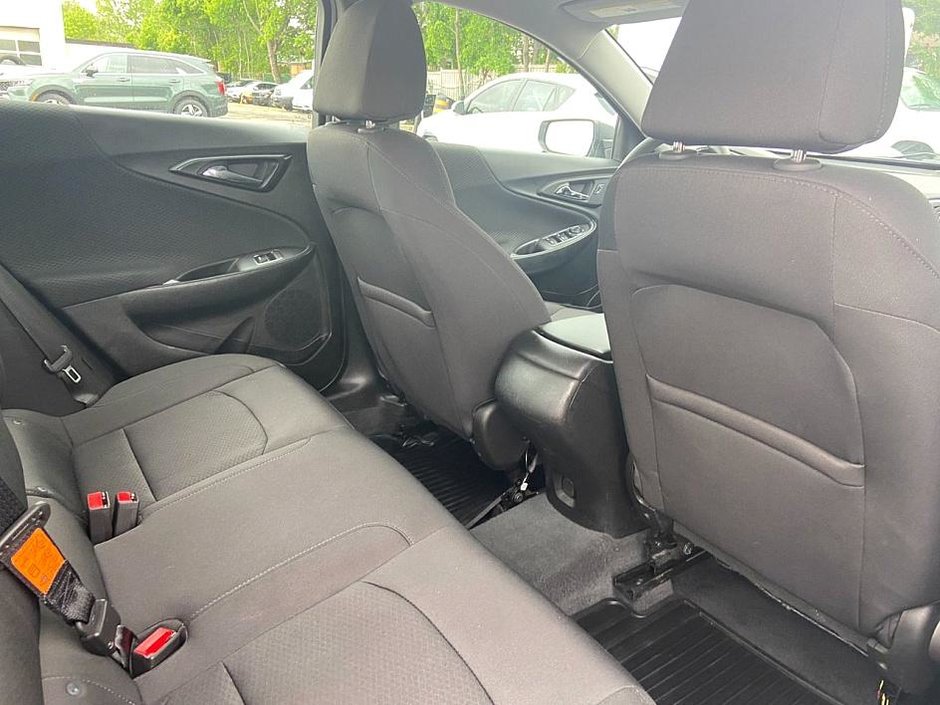2019 Chevrolet Malibu LS-12