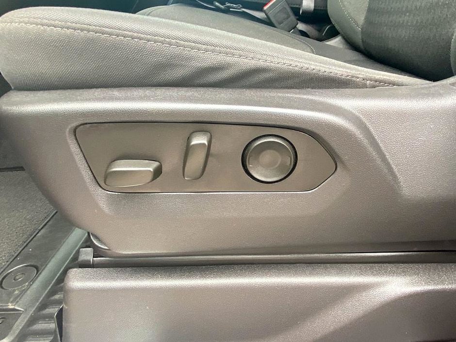 2023 Chevrolet Silverado 1500 LT-13