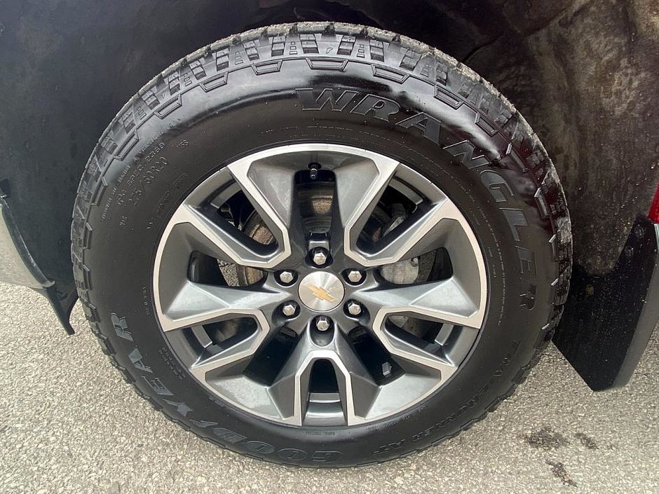 2023 Chevrolet Silverado 1500 LT-25