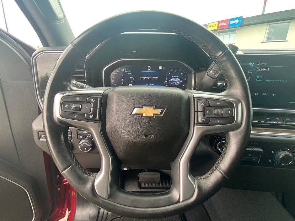 2023 Chevrolet Silverado 1500 LT-24
