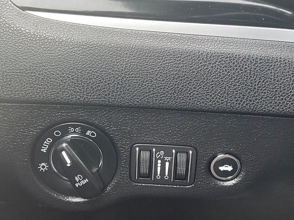 2019 Chrysler 300 S-13
