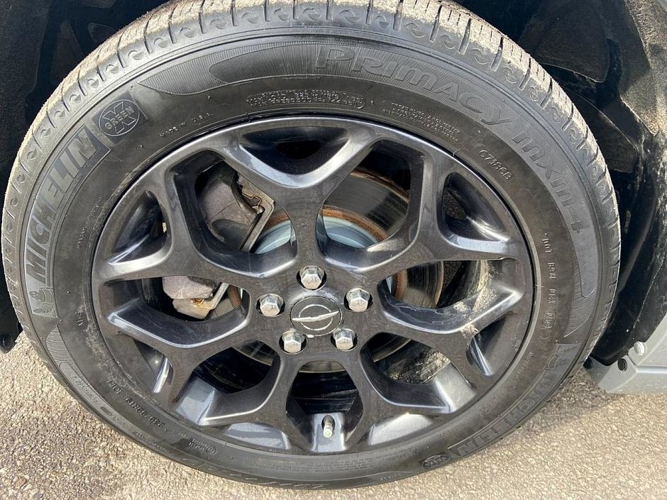 2019 Chrysler 300 S-9