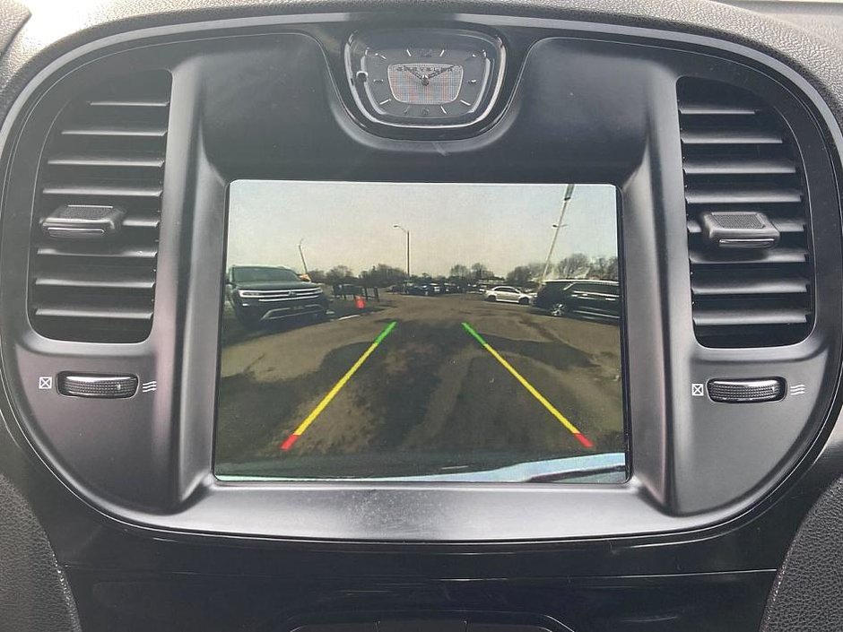 2019 Chrysler 300 S-27