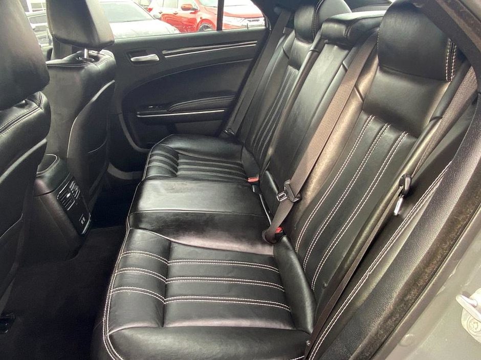 2019 Chrysler 300 S-16