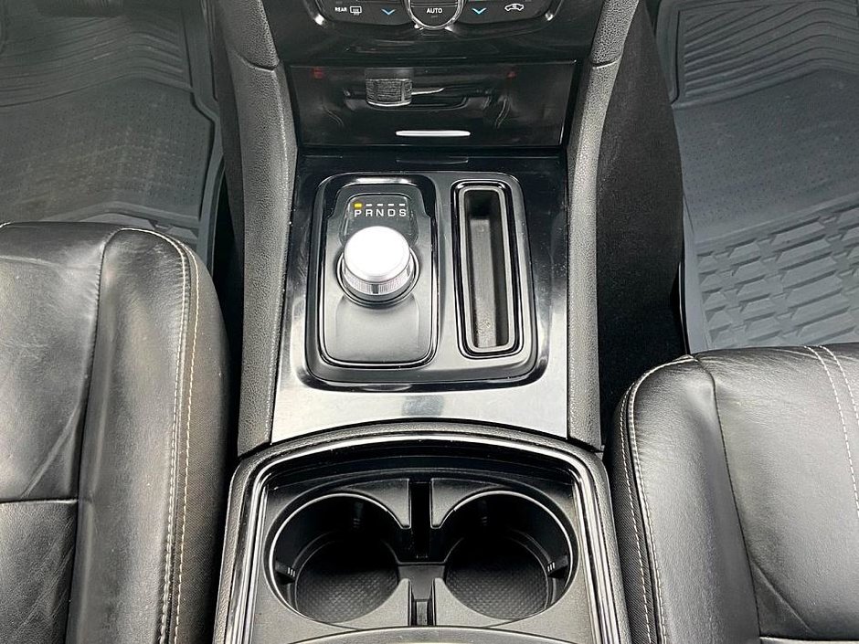 2019 Chrysler 300 S-25
