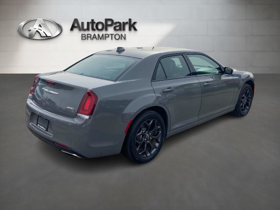 2019 Chrysler 300 S-4