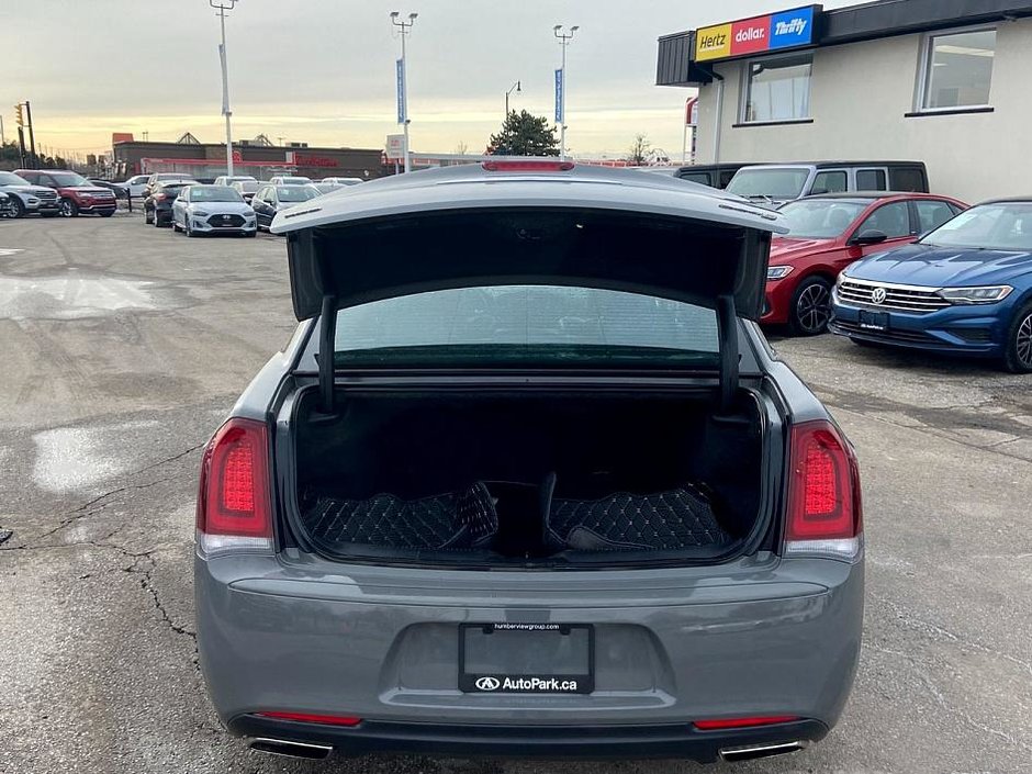 2019 Chrysler 300 S-6
