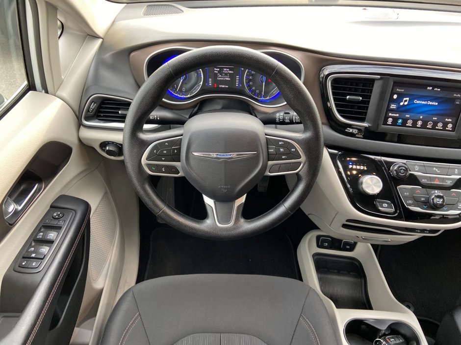 2019 Chrysler Pacifica Touring-19