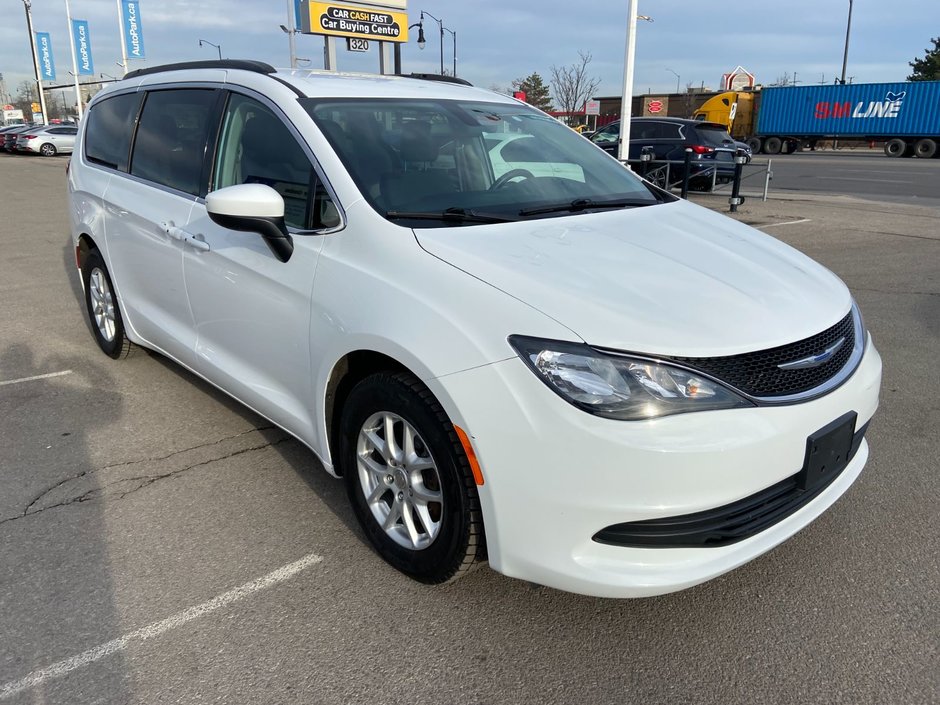 2019 Chrysler Pacifica Touring-2