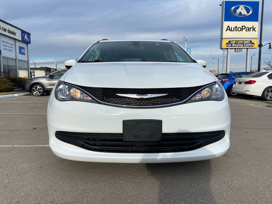 2019 Chrysler Pacifica Touring-1