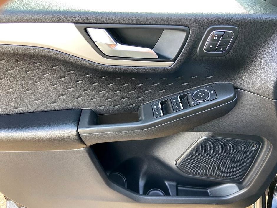 2020 Ford Escape SEL-9