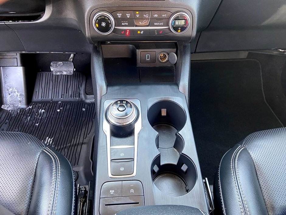 2020 Ford Escape SEL-23