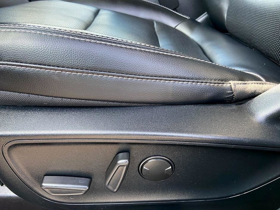 2020 Ford Escape SEL-18