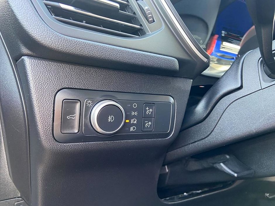 2020 Ford Escape SEL-24