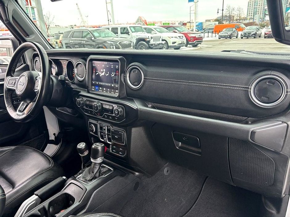 2021 Jeep Wrangler Unlimited Sahara-12