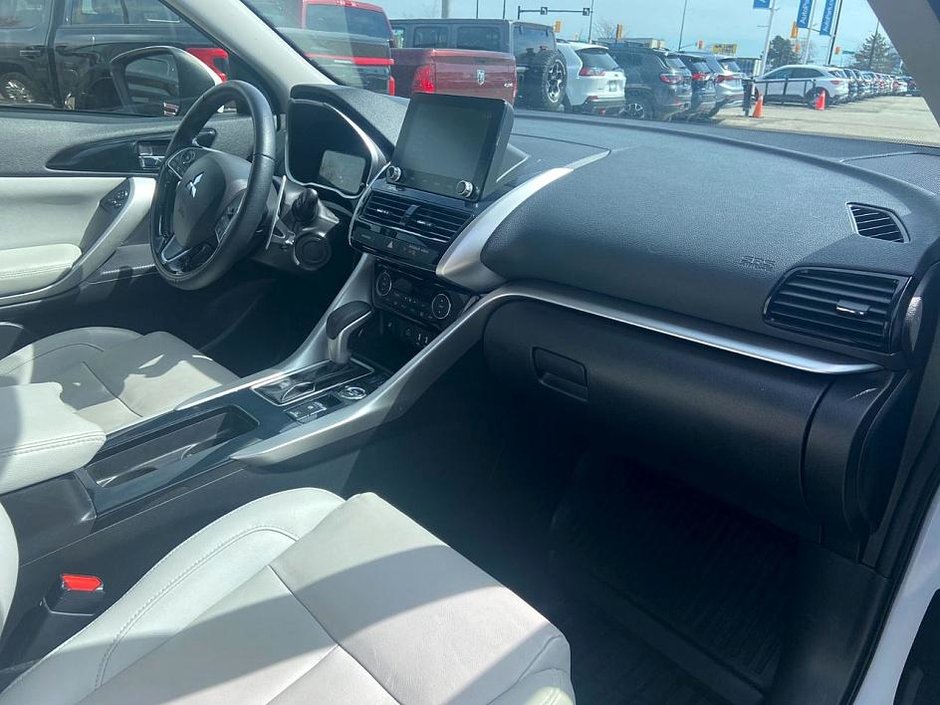 2022 Mitsubishi ECLIPSE CROSS ES S-AWC-16