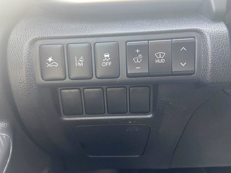 2022 Mitsubishi ECLIPSE CROSS ES S-AWC-20