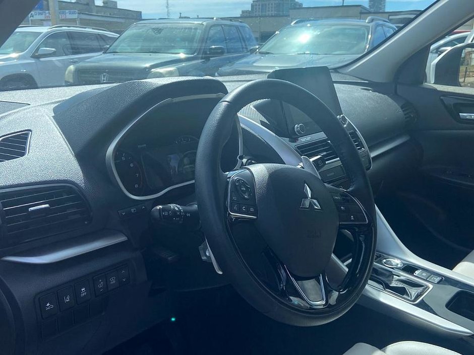 2022 Mitsubishi ECLIPSE CROSS ES S-AWC-17