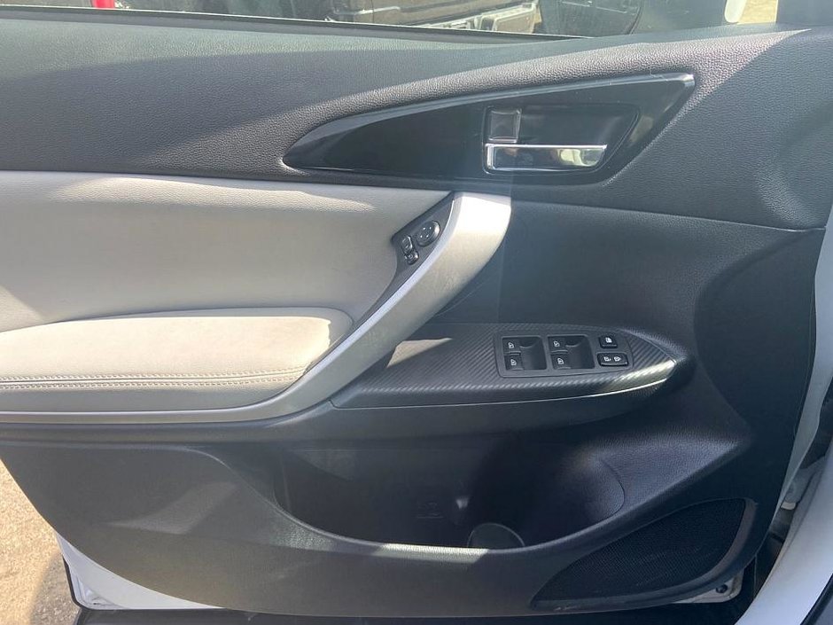 2022 Mitsubishi ECLIPSE CROSS ES S-AWC-21