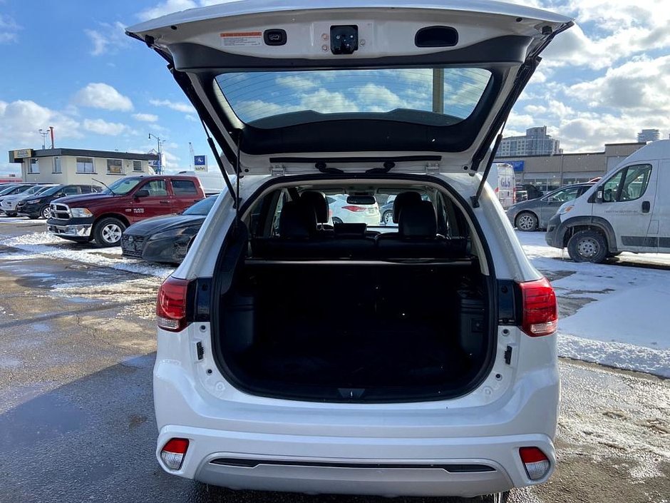 2020 Mitsubishi OUTLANDER PHEV GT-17