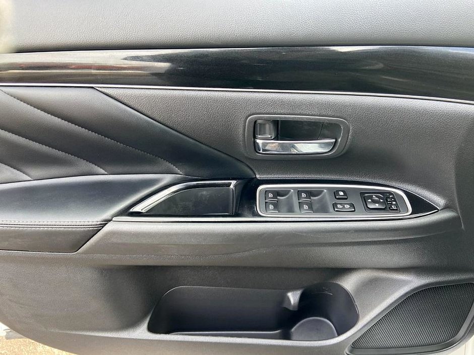 2020 Mitsubishi OUTLANDER PHEV GT-9
