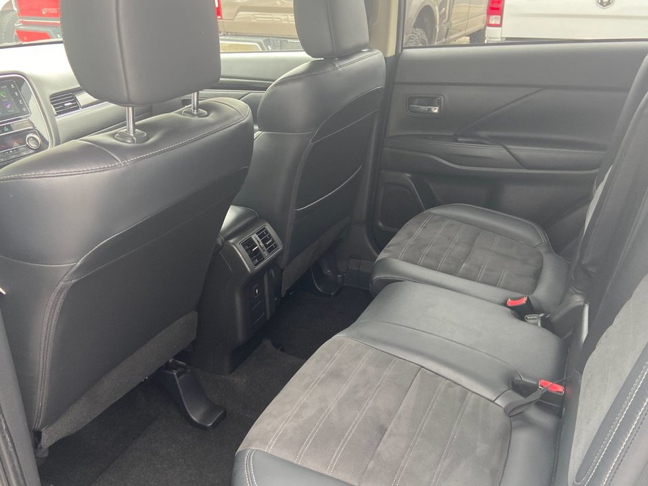 2019 Mitsubishi Outlander ES-11
