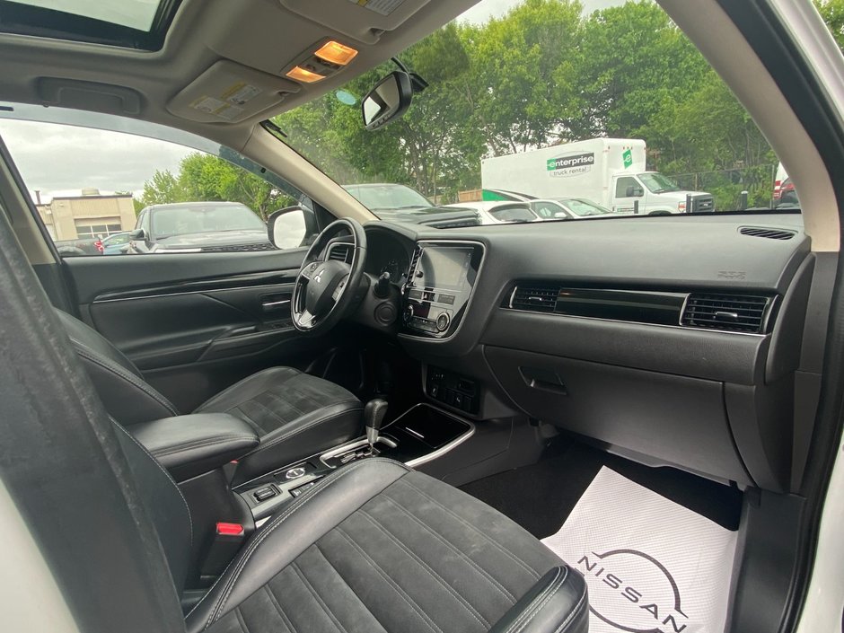 2019 Mitsubishi Outlander ES-16