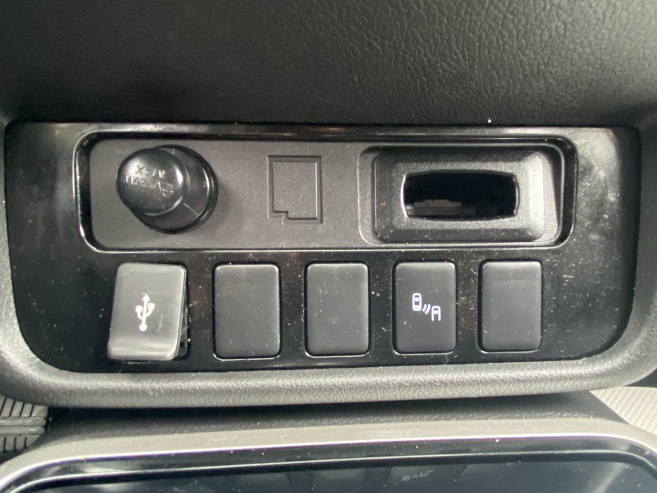 2019 Mitsubishi Outlander ES-23