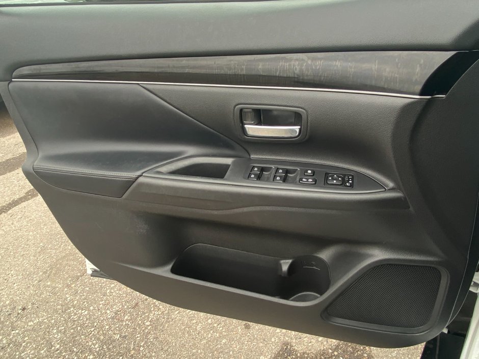 2019 Mitsubishi Outlander ES-17