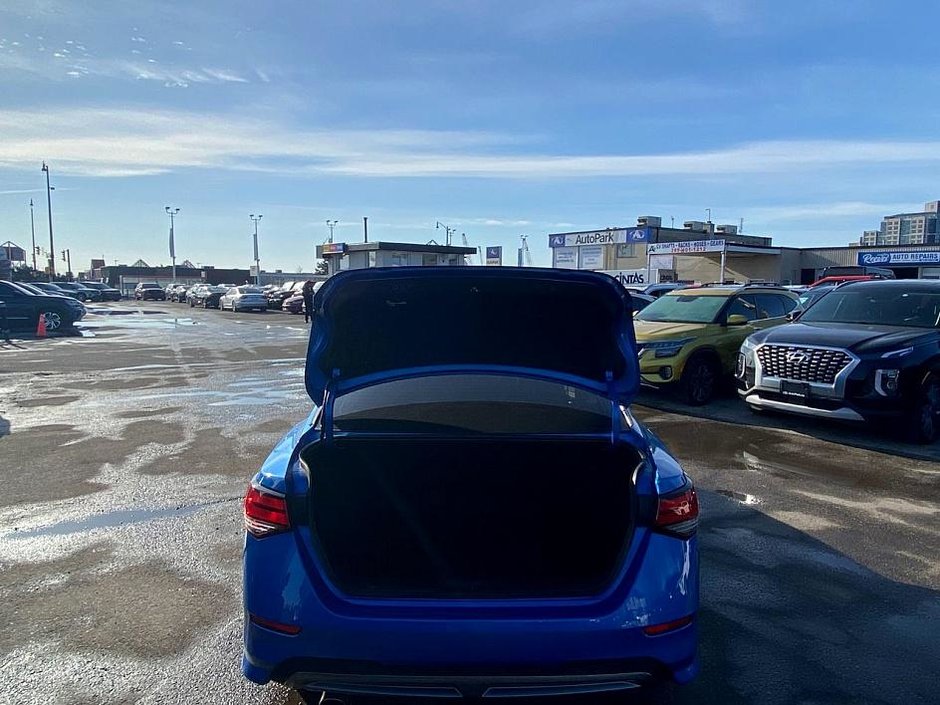2023 Nissan Sentra SR-8